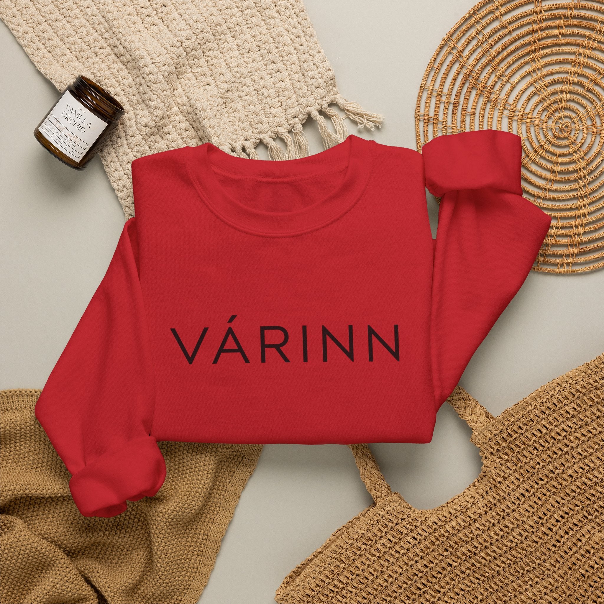 Várinn Minimal Logo Sweatshirt — Scandinavian-Inspired Cozy Crewneck